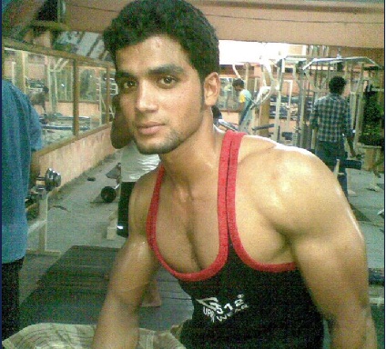 SHIRTLESS HUNKS: 2012