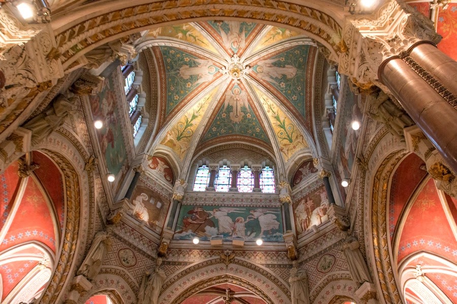 Photos d'Eglises ARS (01) Basilique Saint Sixte