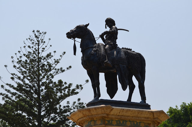 Statue of Jayachamarajendra Wodeyar, Lal Bagh, Bangalore