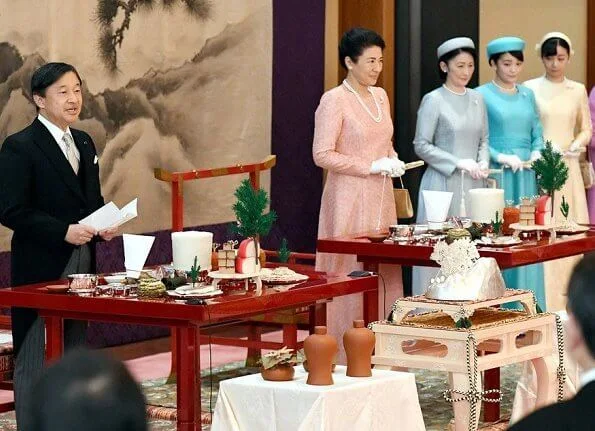 Empress Masako, Crown Princess Kiko, Princess Mako, Princess Kako and other members of the imperial family