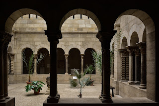 Os Claustros: um passeio pela Idade Média em plena 'Big Apple' Blog 'lugares de memória' Matéria sobre o The Cloisters Museum, de Nova Iorque