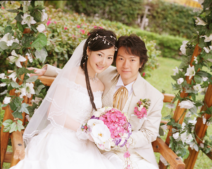 http://2.bp.blogspot.com/-oZRbR-N20pY/TydoqQ0PFjI/AAAAAAAAAmQ/xa3E-6qzJbE/s1600/korean-drama-wedding-dress.jpg