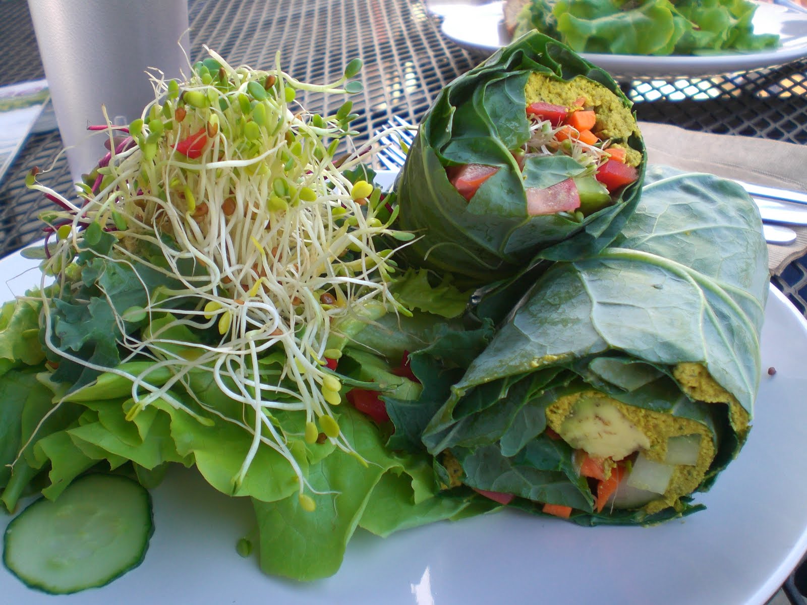 The Big Personality of a Little Vegan Raw Foods Restaurant & Blogger Meetup