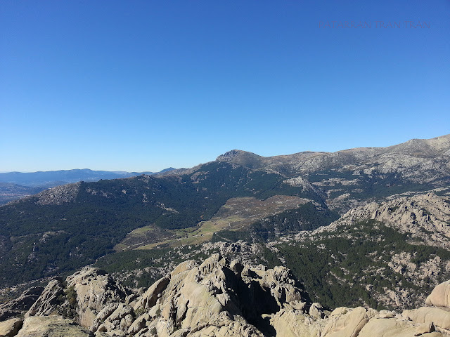 El Yelmo con niños. La Pedriza. Parque Nacional de Guadarrama.