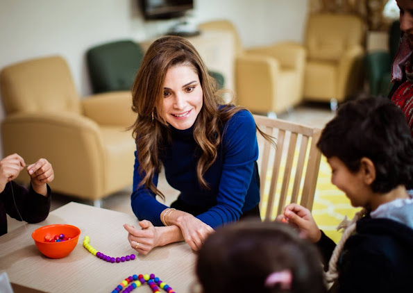 On the occasion of Mother’s Day on Monday 21st March 2016, Queen Rania of Jordan visited children currently residing at Dar Al Aman, The Jordan River Foundation’s (JRF) Child Safety Center. newmyroyals, new my royals, newmy royals
