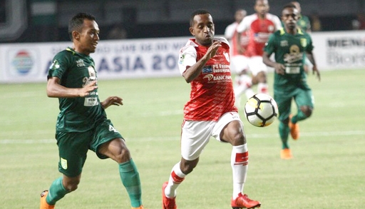 Persebaya Ditahan Imbang Persipura 1-1 di Surabaya 