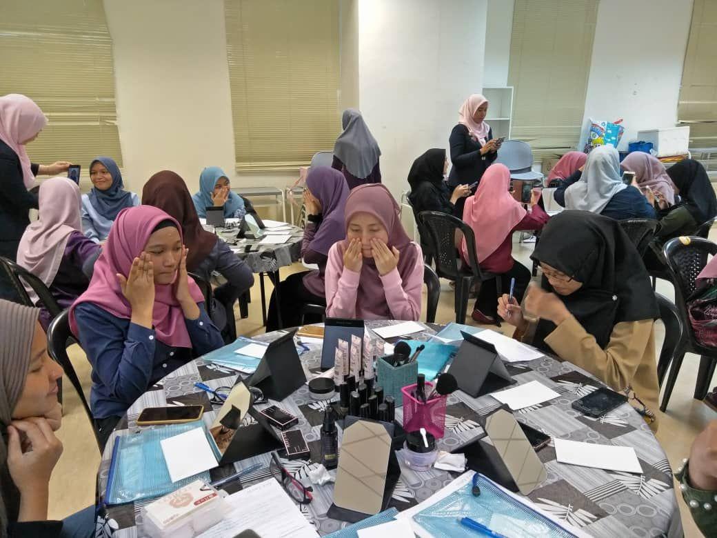 Unleash your inner glow Grooming & Makeup Lesson UiTM Puncak Alam