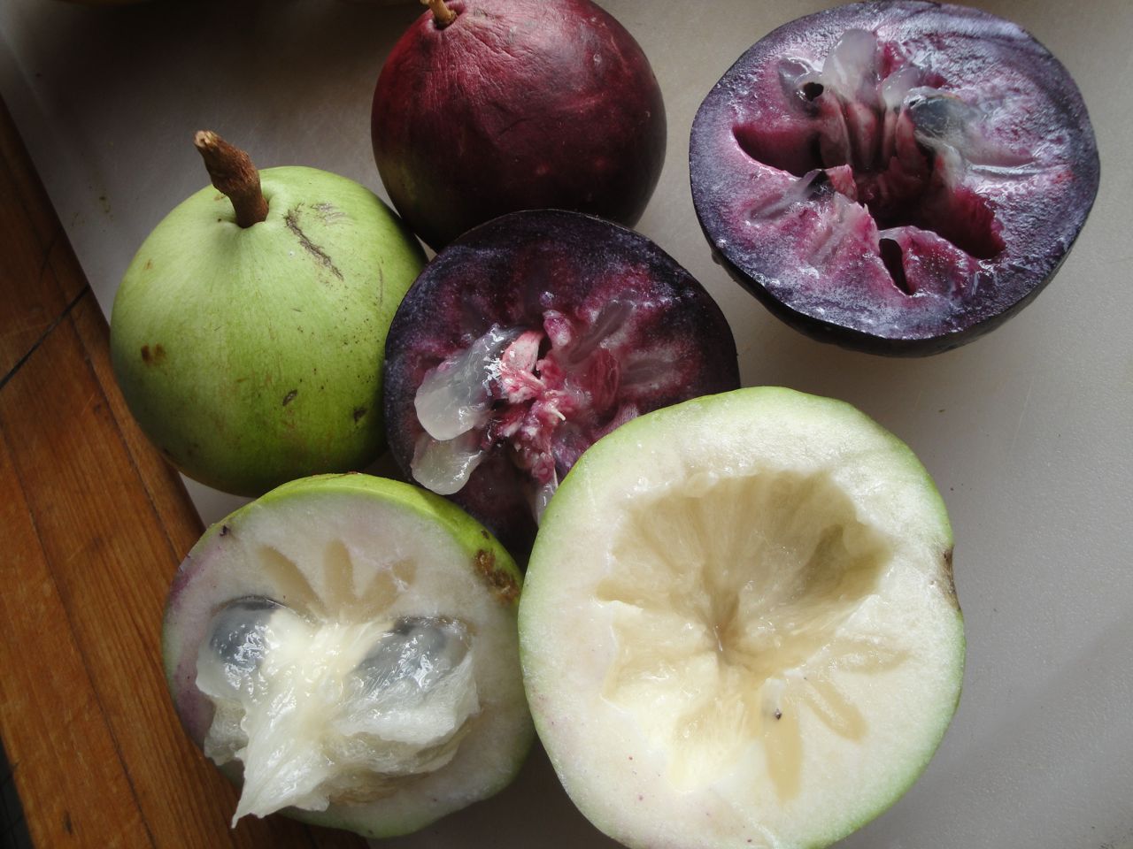 Catatan Kecil Tentang Buah: Kenitu - Sawo Duren