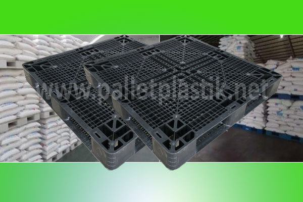 pallet plastik bekas operasional gudang
