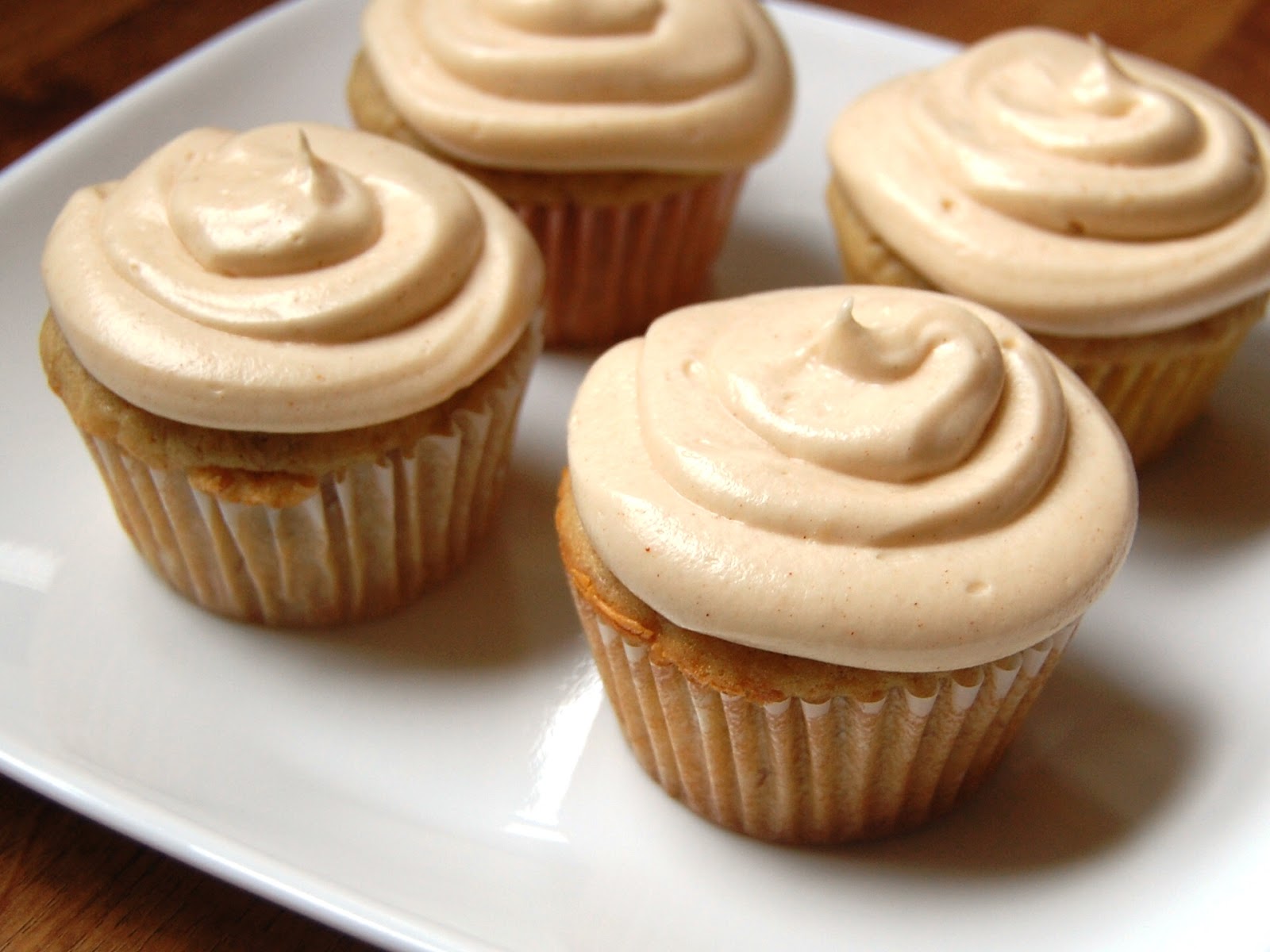 Cassie Craves Bananas Foster Cupcakes with Cinnamon Caramel Cream