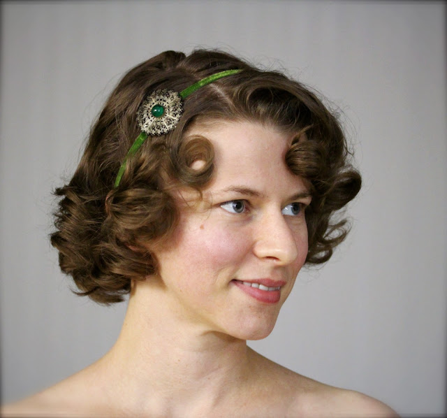 Antique velvet ribbon headband in moss green