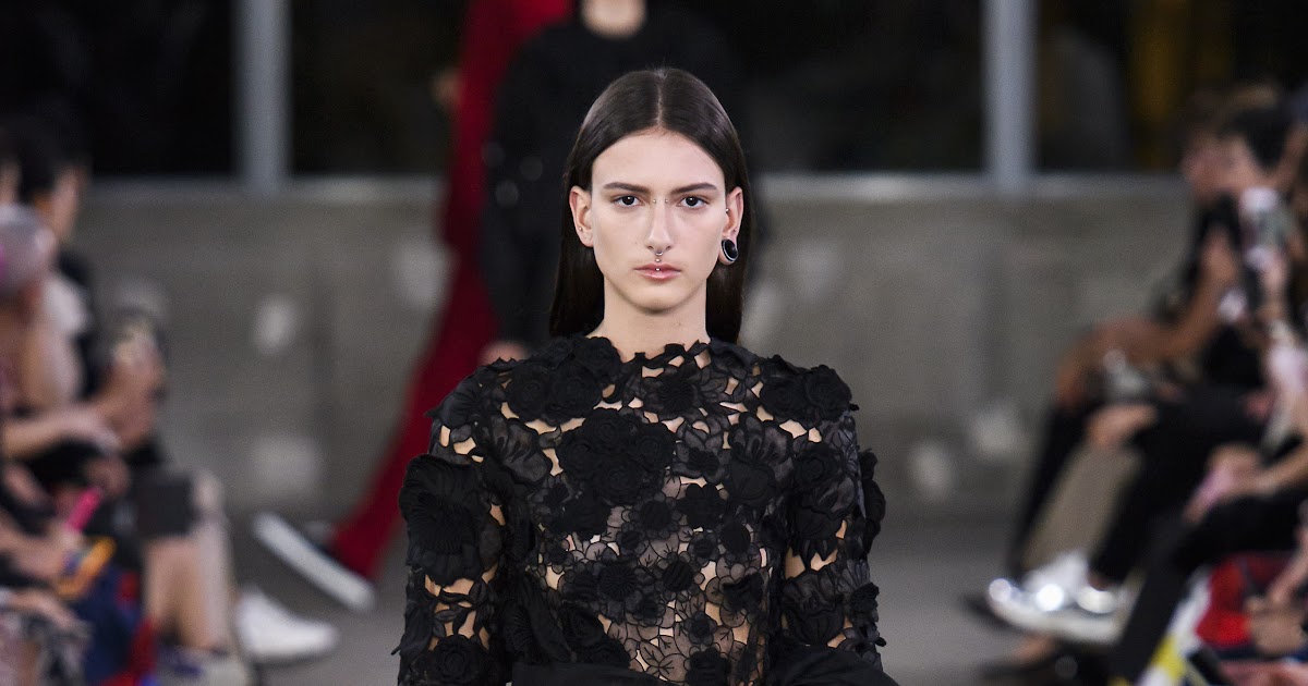 Valentino Pre-Fall 2019 : Black on Black Outfit | Cool Chic Style Fashion