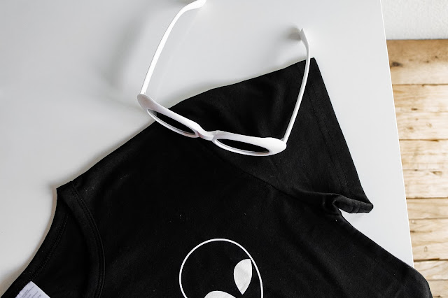 Azuenture Gamiss Sunglasses-Alien Tshirt