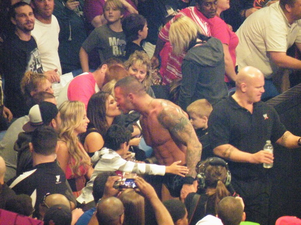 http://2.bp.blogspot.com/-oc9X2TQKCao/UIf2ryY8III/AAAAAAAAEnQ/2PaKVt40Rus/s1600/WWE+Randy+Orton+Wife+Samantha+Orton+2012_7.jpg