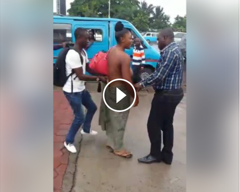 SOUTH AFRICAN LADY,WALKING NAKED BY STREETS AT DAILIGHT WITHOUT SHAME
