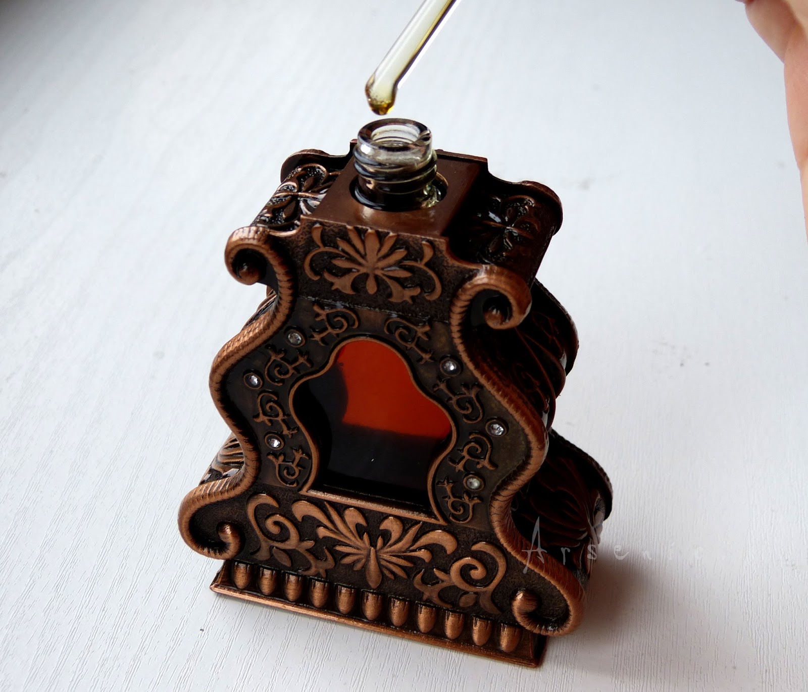 Arsenic naturalnie z przekorą Magiczne, hipnotyczne perfumy w olejku