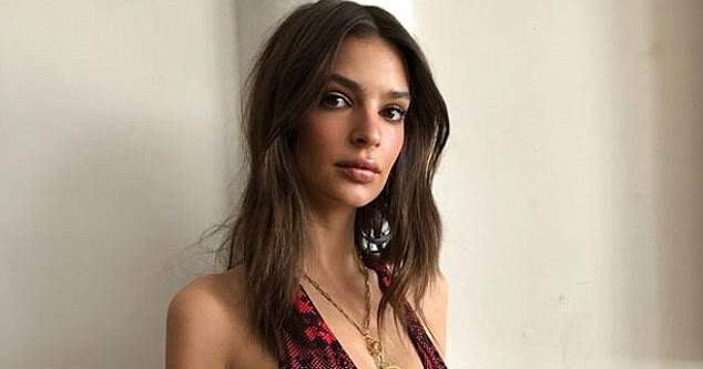 Emily Ratajkowski Leaves Little To The Imagination As She Poses Topless And Flaunts Her Pert