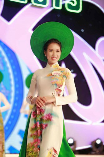 Phai long co hot girl gat lua “tuyen chong” gay bao like - Anh 7