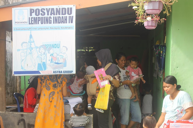 aktivitas posyandu astra group di lempuing indah IV