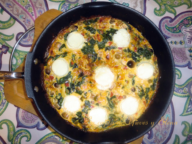 Frittata al horno de espinacas, setas y queso de cabra