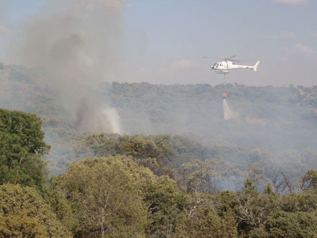 Incendio En El Hoyo - Ara Akie