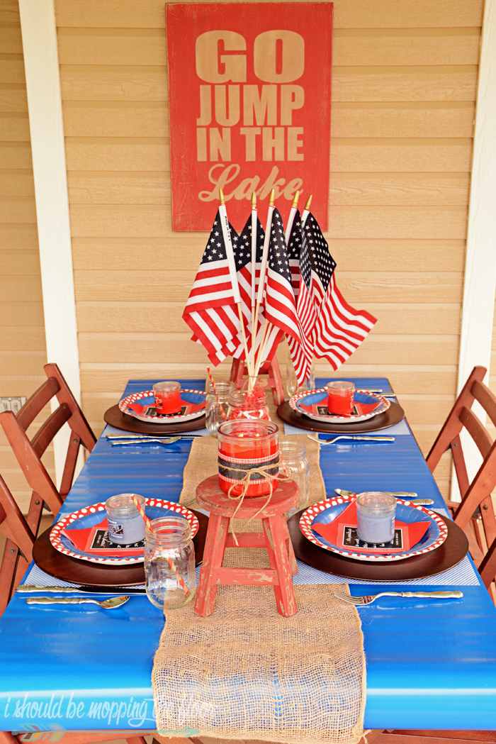 Labor Day Tablescape: Easy, budget-friendly, and fun ideas for a great red, white, and blue tablescape to end the summer with.
