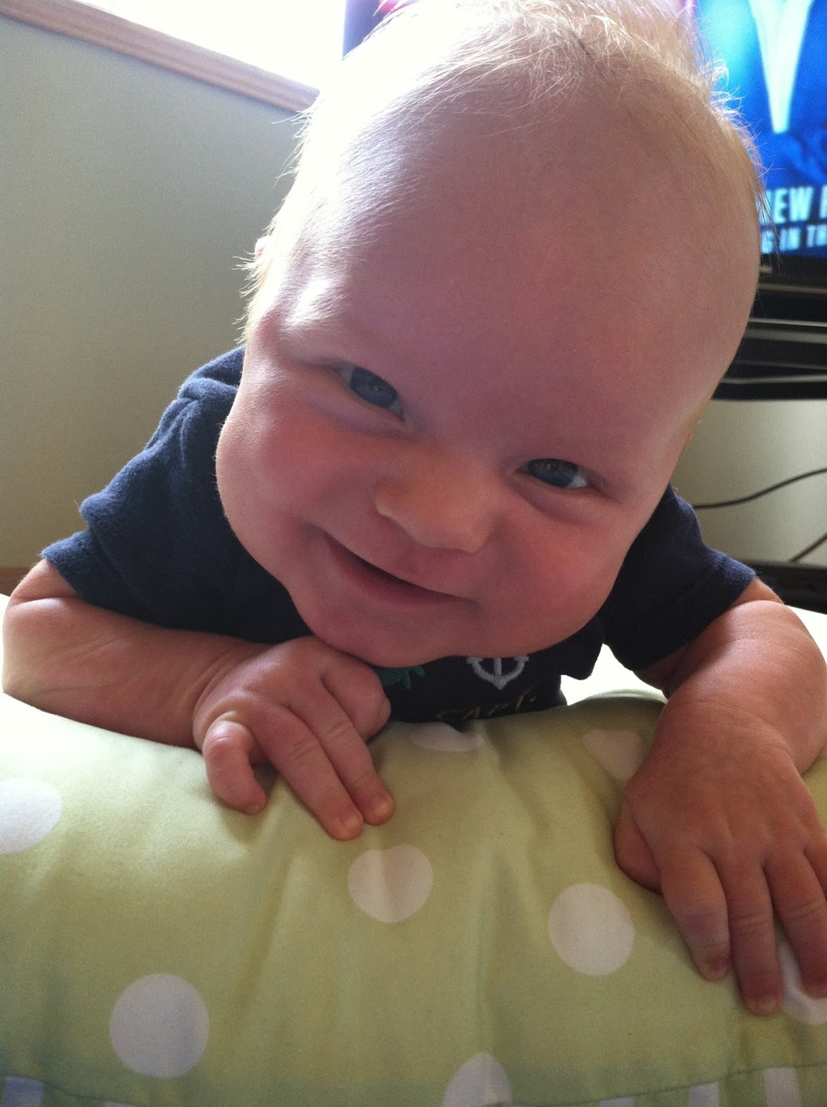 Mommy's First Year The Mombo Nursing Pillow vs The Boppy