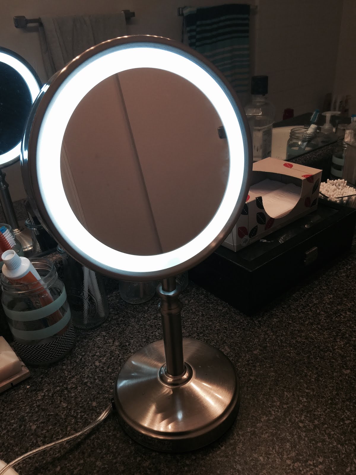 xoxoRajshel Review Conair Lighted Mirror