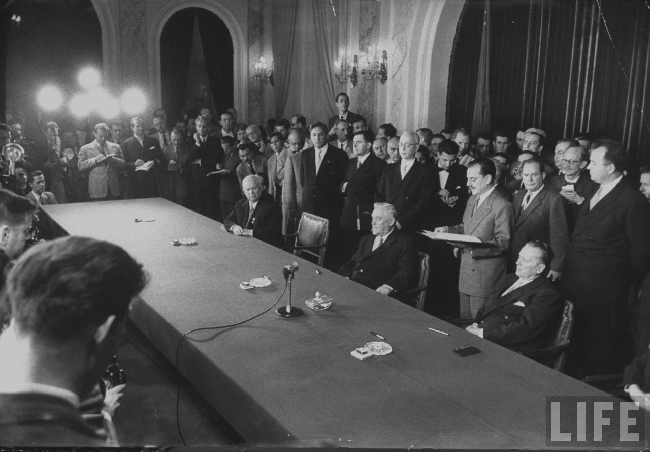 Дипломатический протокол ссср. Тито и Хрущев. Встречи Хрущева и Тито в Кремле в 1956 году. Визит Хрущева в Белград 1955 Тито. Дипломатическая беседа.
