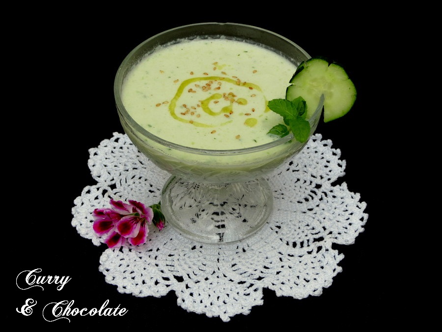 Chupitos de crema fría de pepino para el aperitivo - Chilled cucumber soup shots   