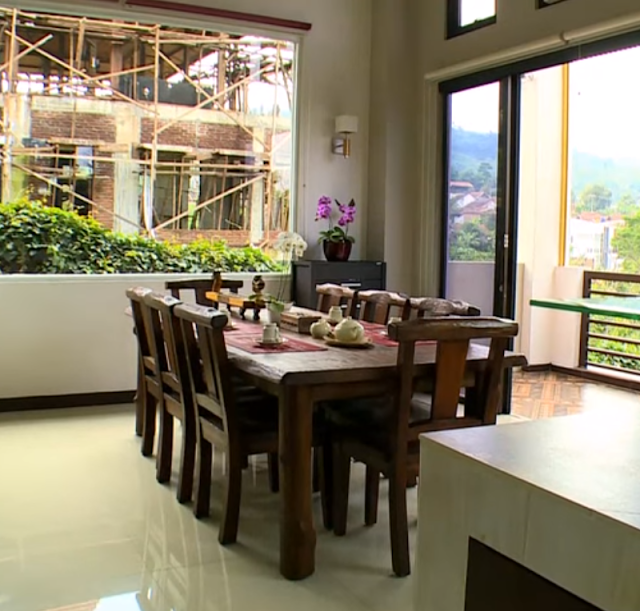 Hunian Cantik di Ujung Bukit Hunian Cantik di Ujung Bukit