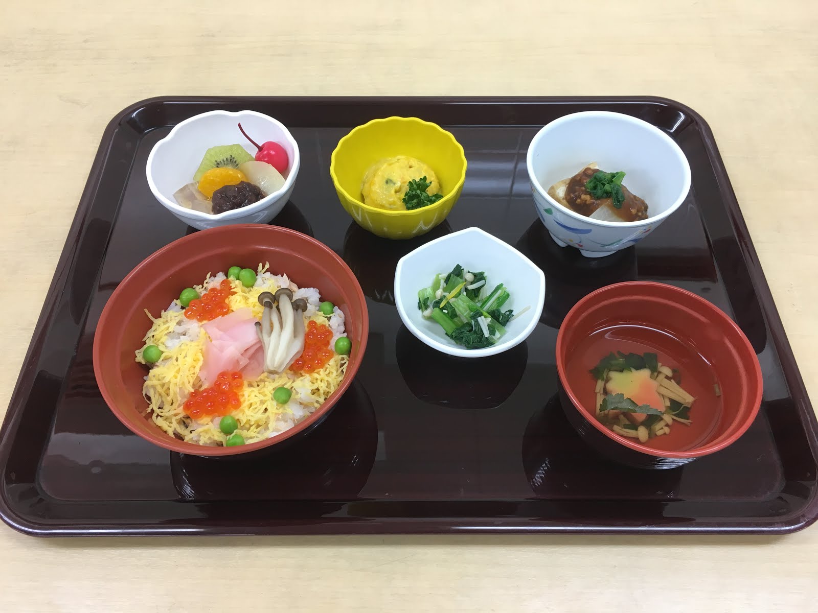 熊谷市の介護施設 はなぶさ苑のブログ 12/1のはなぶさ温泉ディサービスセンターの昼食