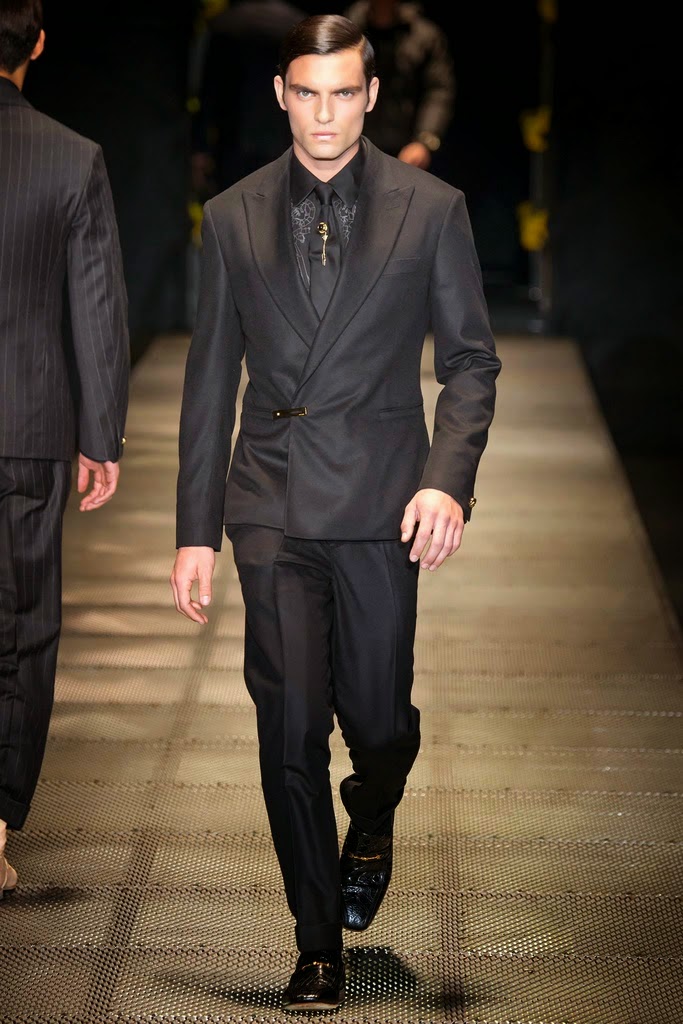 A Blog For Fashion Trends, Store Windows & Interiors: VERSACE MENSWEAR ...