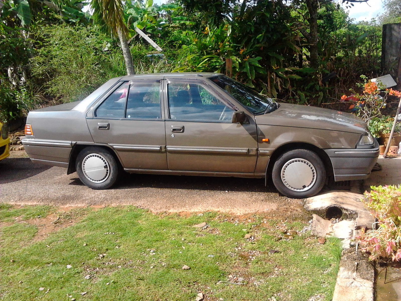 GlobalMatrix Proton Iswara 1992 (Manual) For SALE