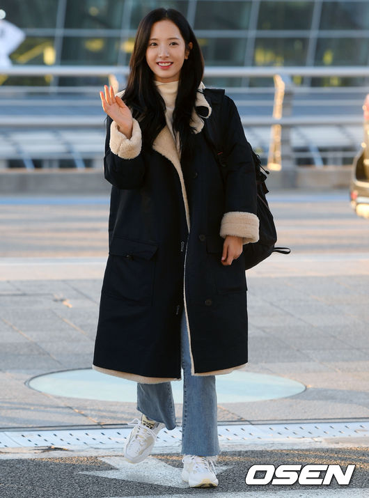 정법촬영.. 인천공항 출국하는 우주소녀 보나.jpg | 인스티즈
