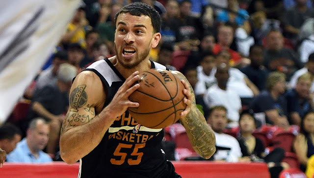 Mike James Dirilis oleh Phoenix Suns Mike James Dirilis oleh Phoenix Suns