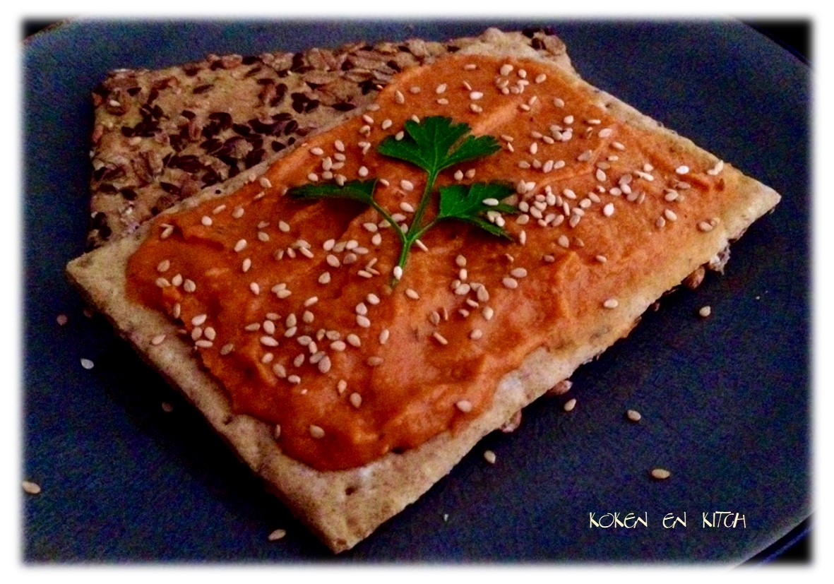 Hummus met gegrilde paprika