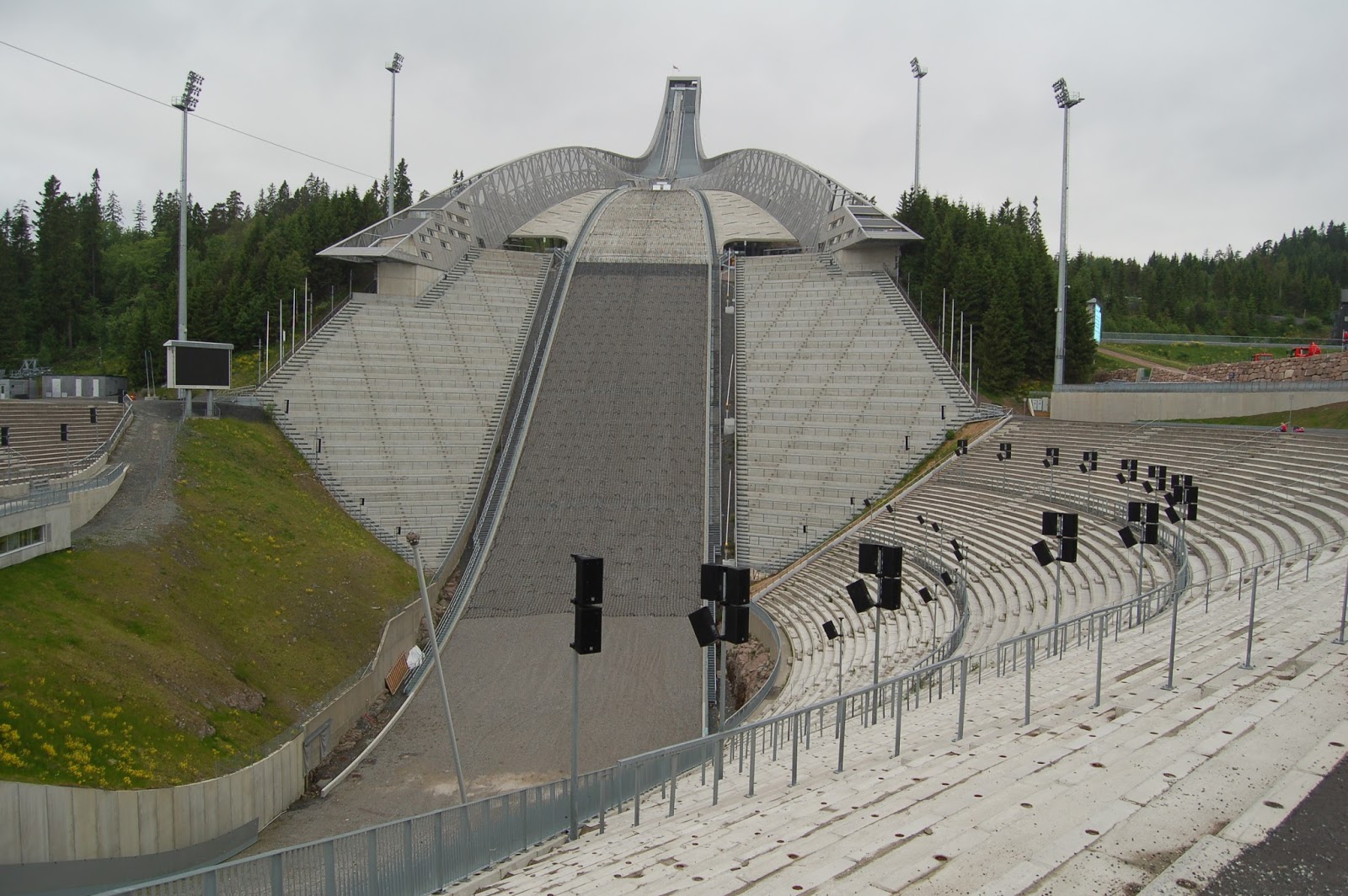 Wokół Igrzysk Olimpijskich : Gdzie ćwiczą Norweżki i Norwegowie? HOLMENKOLLEN Oslo