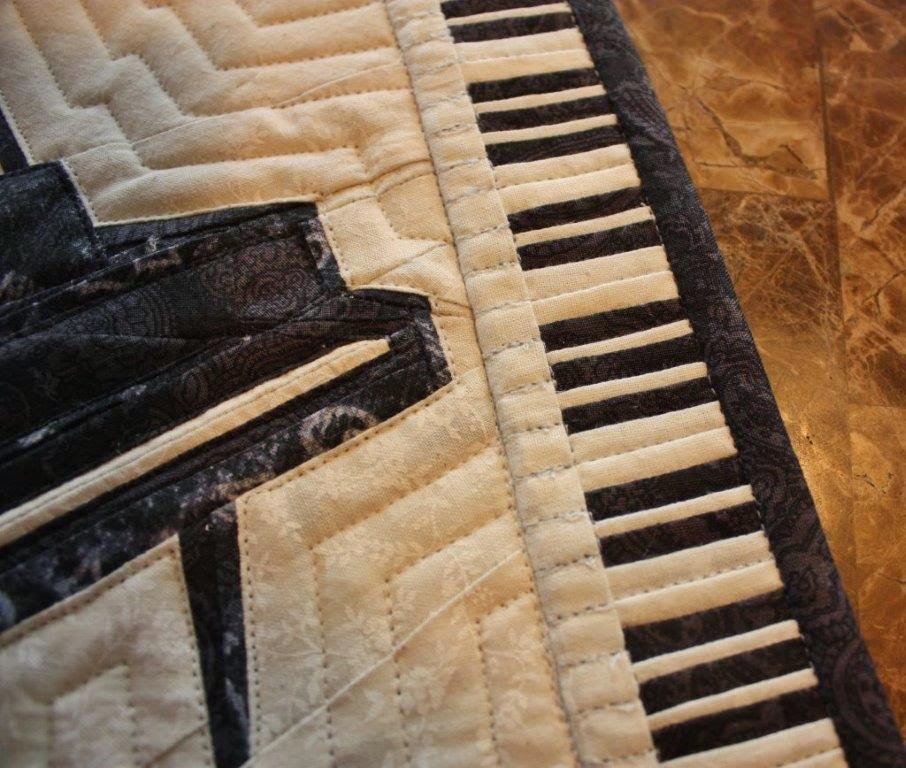 Sarah Lynn's Mitered Corner Grand Piano Mug Rug