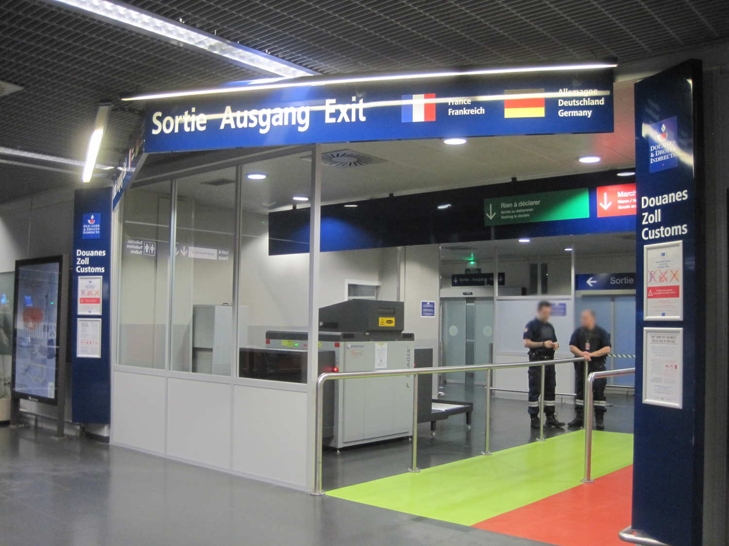 [欧州旅行] ユーロエアポート・バーゼル＝ミュールーズ空港(EuroAirport Basel Mulhouse Freiburg)の利用、ファシリティーと街までのアクセスAlien's