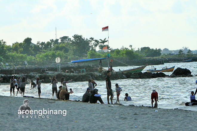 pantai delegan gresik