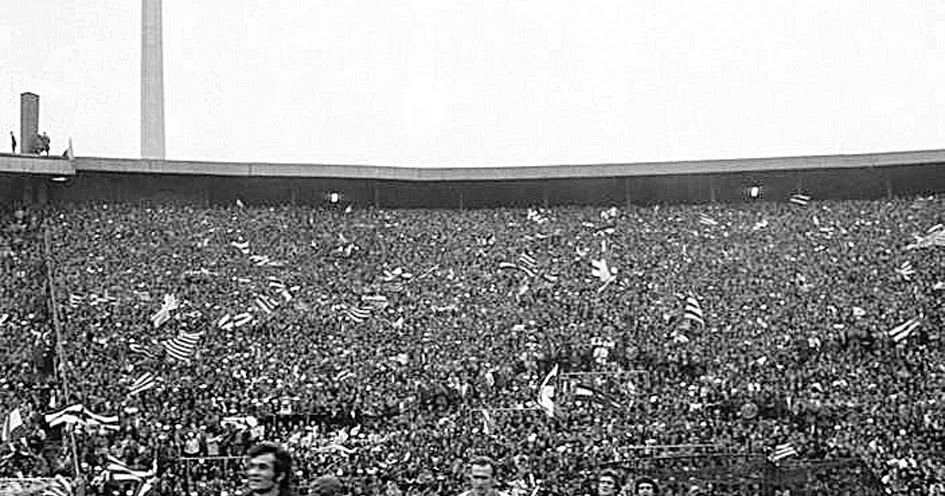 Ultras World - Crvena Zvezda vs Ferencvaros 23.4.1975. Around 105 000  supporters !