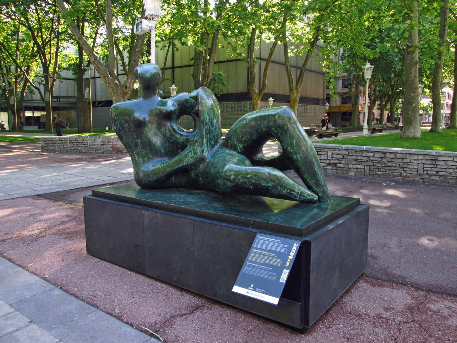 luna-de-bilbao-exposici-n-itinerante-de-henry-moore-henry-moore-in-spain