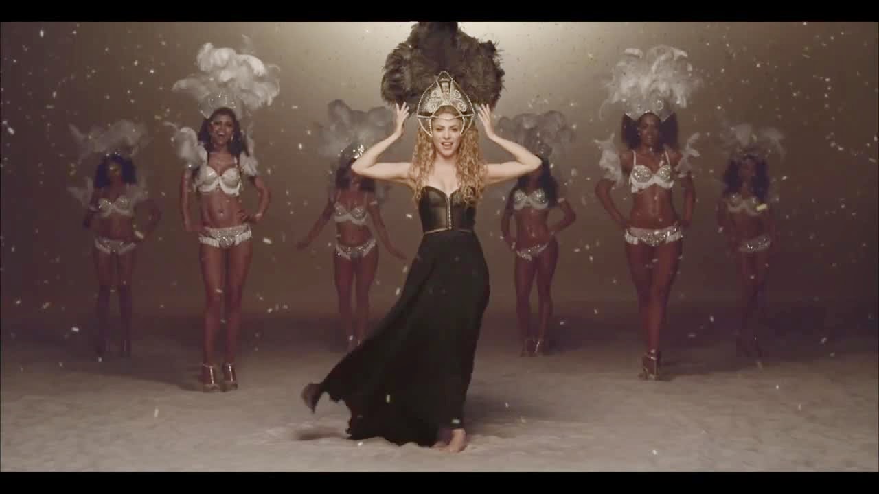 Клип песня ла ла ла. Shakira - la la la (Brazil 2014) ft. Carlinhos Brown. Клип Шакиры ла ла ла.