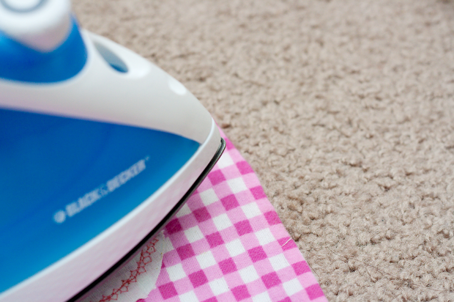 Mrs Ricefield Montessori style placemats }{ Tutorial