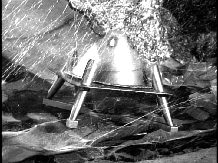Quasi-Interesting Paraphernalia Inc.: Lost In Space No One Can Hear You ...