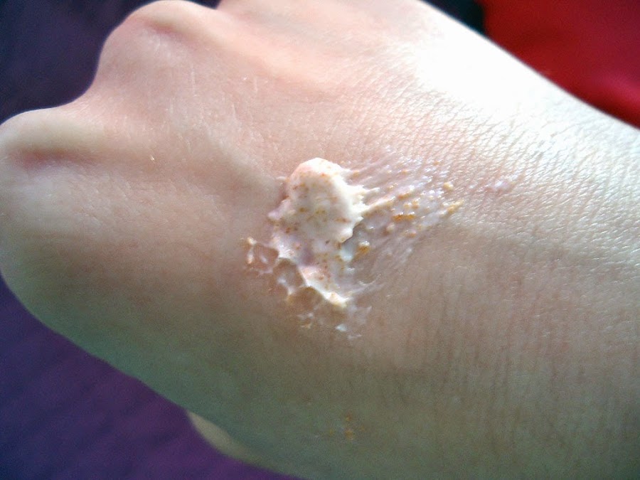 textura St Ives Apricot Scrub