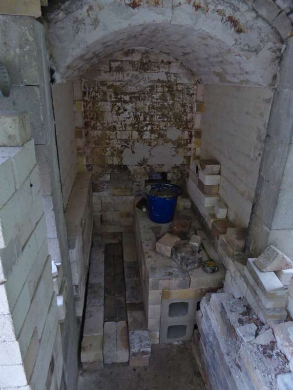 Peter's Pottery How the wood fired kiln works!