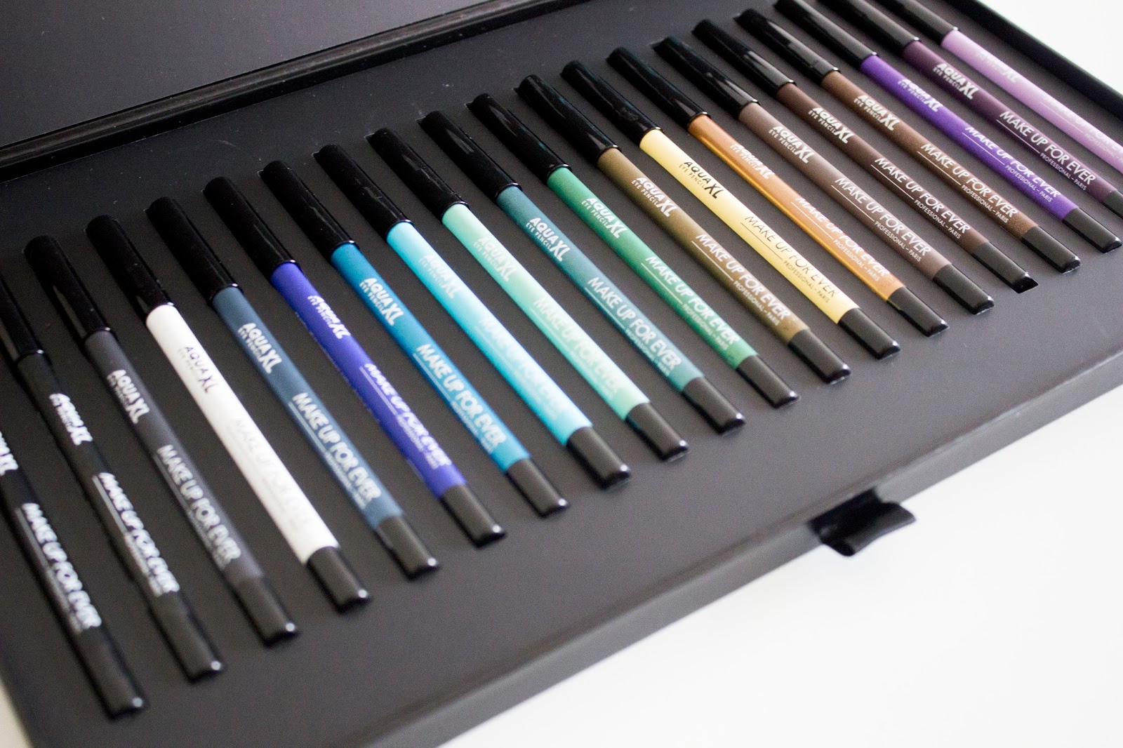 Les nouveaux crayons pour les yeux AQUA XL de Make Up For Ever ! La