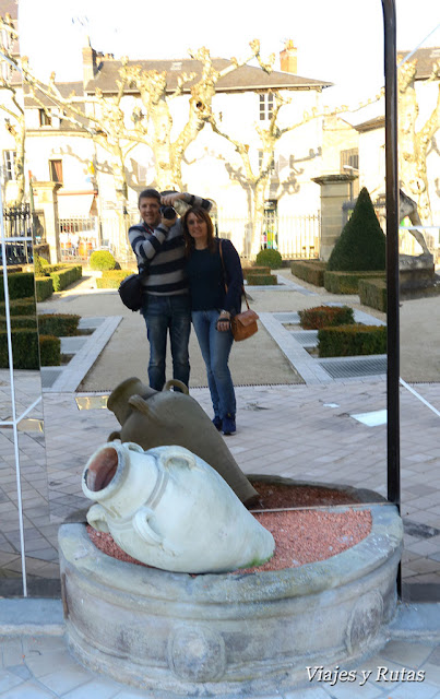 Reflejándonos en los espejos del archivo Maison Cavaignac Brive la Gaillarde
